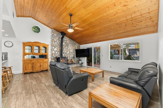 1520 Crestmont Oak Dr, Roseville, CA 95661