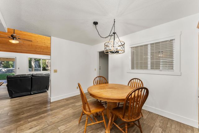 1520 Crestmont Oak Dr, Roseville, CA 95661