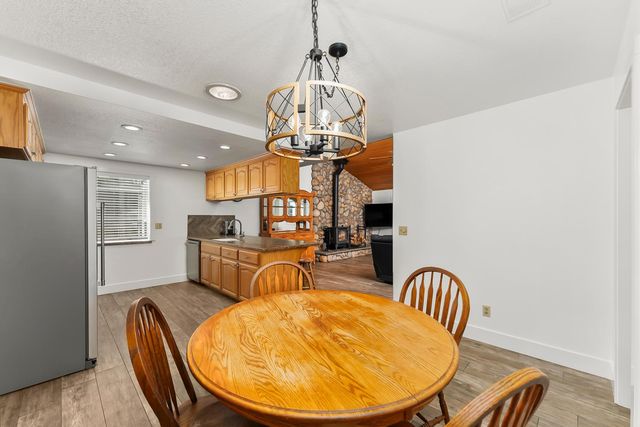 1520 Crestmont Oak Dr, Roseville, CA 95661