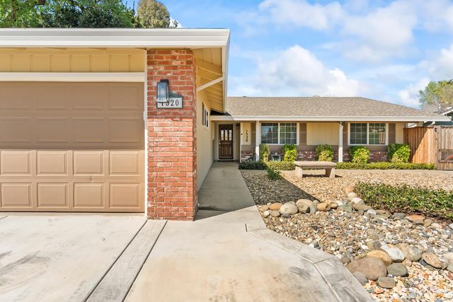 1520 Crestmont Oak Dr, Roseville, CA 95661