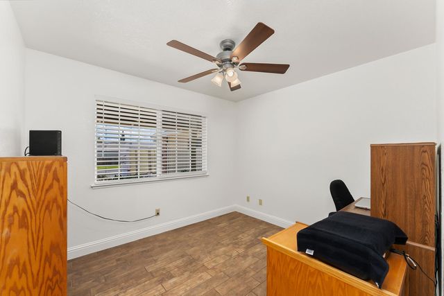 1520 Crestmont Oak Dr, Roseville, CA 95661