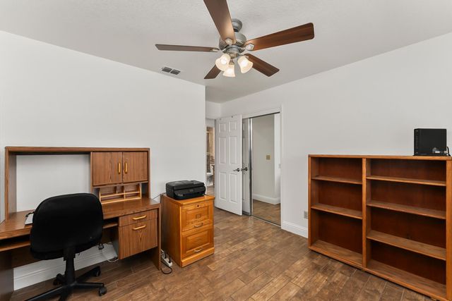 1520 Crestmont Oak Dr, Roseville, CA 95661