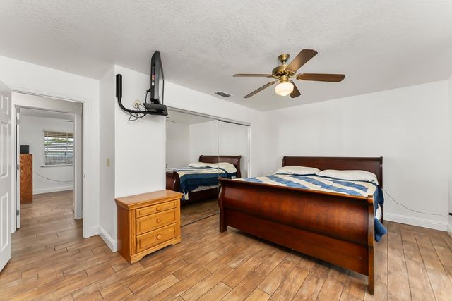 1520 Crestmont Oak Dr, Roseville, CA 95661