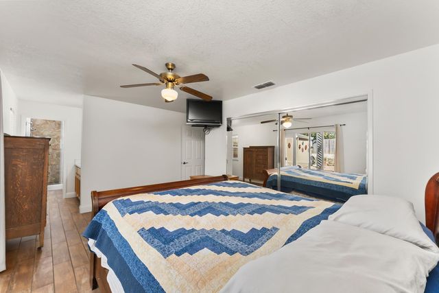 1520 Crestmont Oak Dr, Roseville, CA 95661