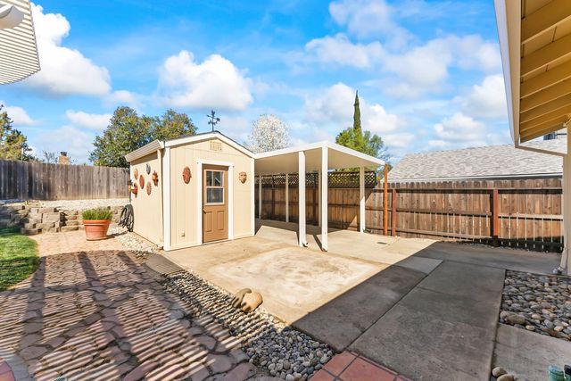 1520 Crestmont Oak Dr, Roseville, CA 95661