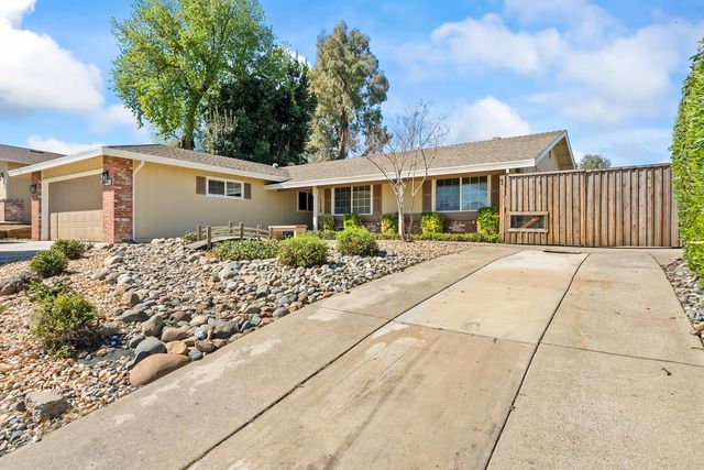 1520 Crestmont Oak Dr, Roseville, CA 95661
