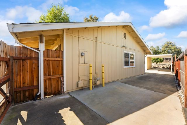 1520 Crestmont Oak Dr, Roseville, CA 95661