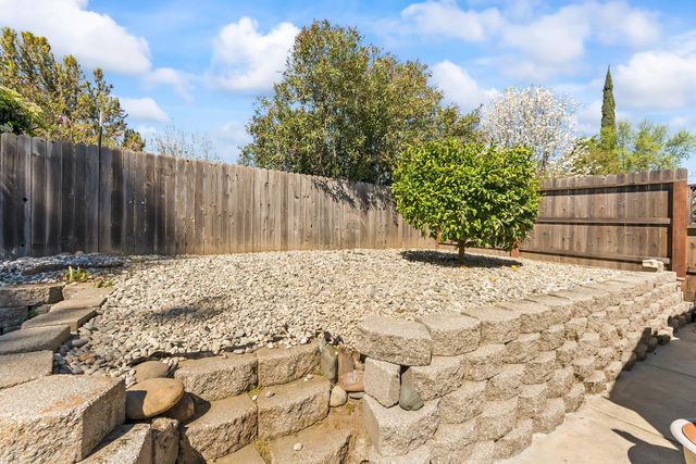 1520 Crestmont Oak Dr, Roseville, CA 95661