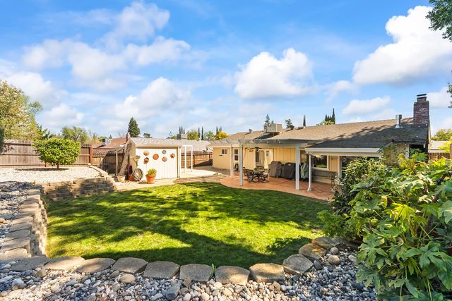 1520 Crestmont Oak Dr, Roseville, CA 95661