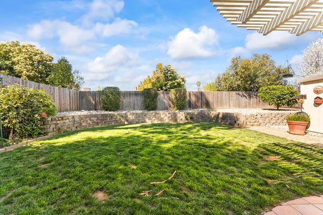 1520 Crestmont Oak Dr, Roseville, CA 95661