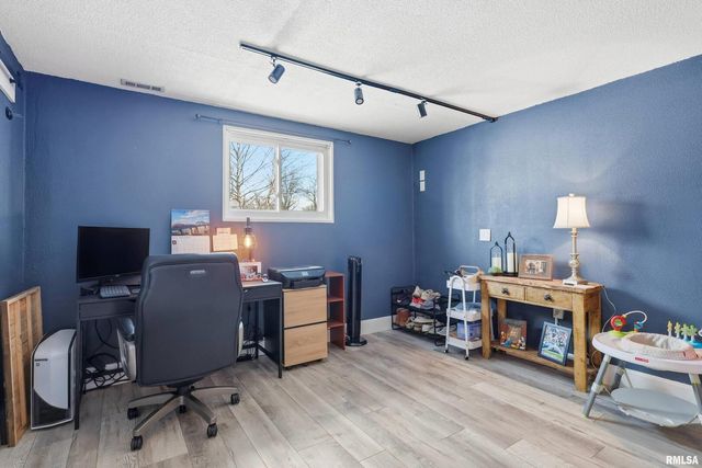 3880 TANGLEFOOT Court, Bettendorf, IA 52722