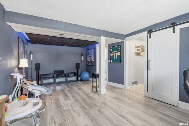 3880 TANGLEFOOT Court, Bettendorf, IA 52722