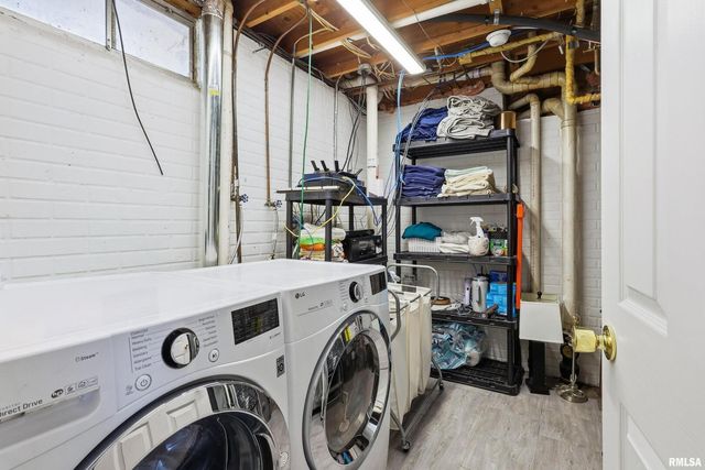 3880 TANGLEFOOT Court, Bettendorf, IA 52722