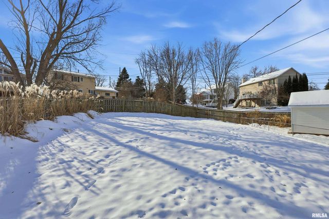 3880 TANGLEFOOT Court, Bettendorf, IA 52722