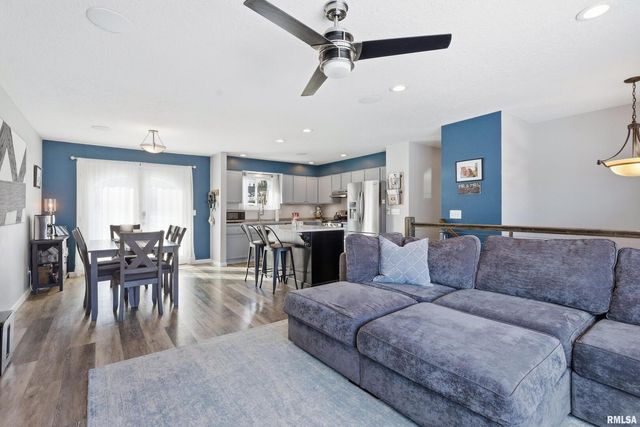 3880 TANGLEFOOT Court, Bettendorf, IA 52722