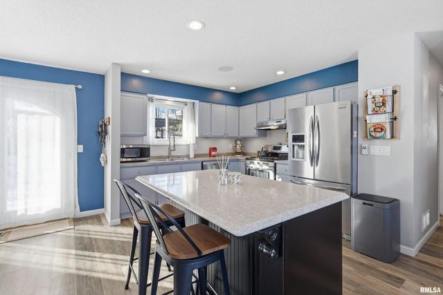 3880 TANGLEFOOT Court, Bettendorf, IA 52722