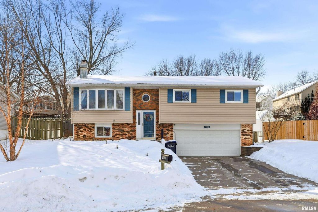 3880 TANGLEFOOT Court, Bettendorf, IA 52722