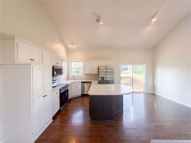 7825 W 143rd Place, Overland Park, KS 66223