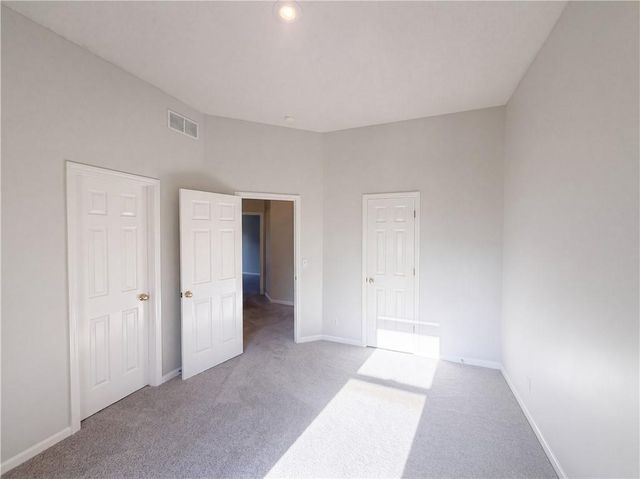 7825 W 143rd Place, Overland Park, KS 66223