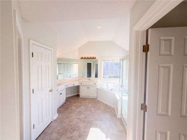 7825 W 143rd Place, Overland Park, KS 66223