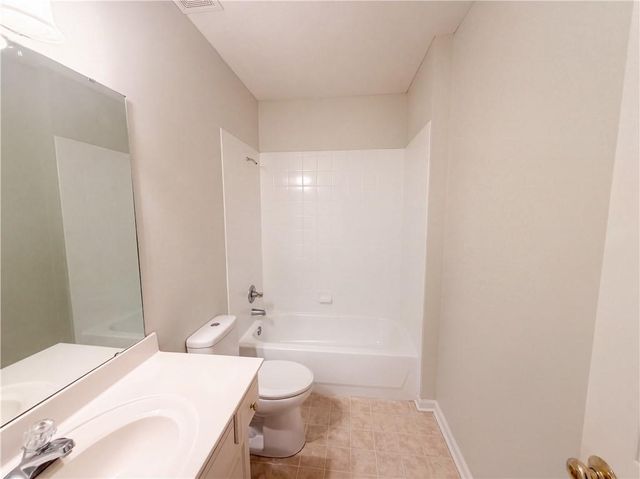 7825 W 143rd Place, Overland Park, KS 66223