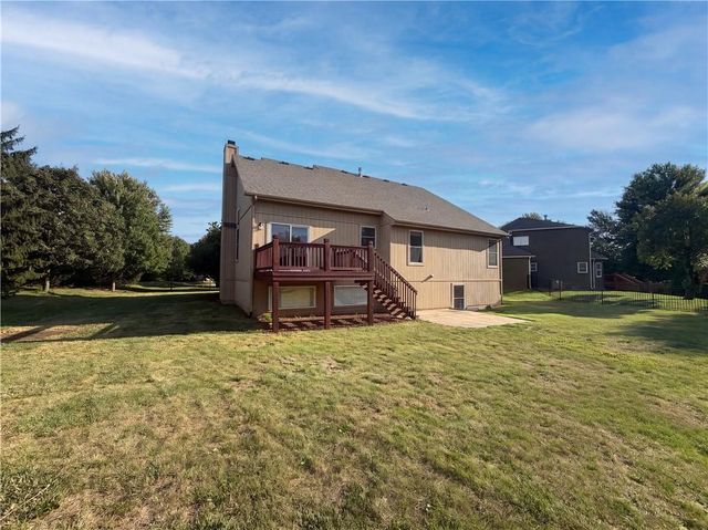 7825 W 143rd Place, Overland Park, KS 66223