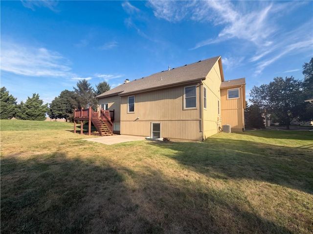 7825 W 143rd Place, Overland Park, KS 66223