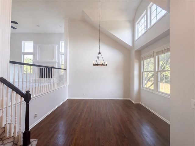 7825 W 143rd Place, Overland Park, KS 66223