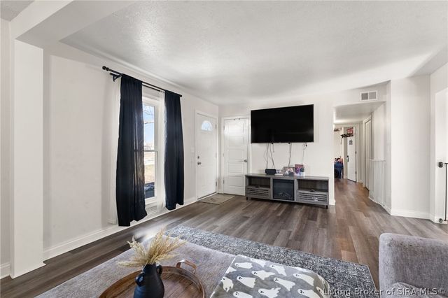 310 Lynn Lane, Charlestown, IN 47111