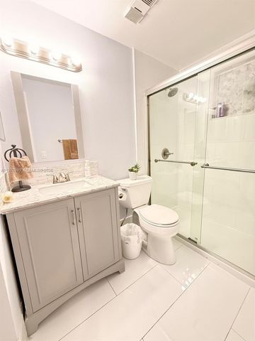 13044 SW 88th Ter N 105, Miami, FL 33186