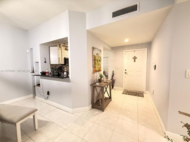 13044 SW 88th Ter N 105, Miami, FL 33186