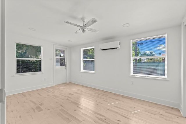 36 SE 13th Terrace, Dania Beach, FL 33004