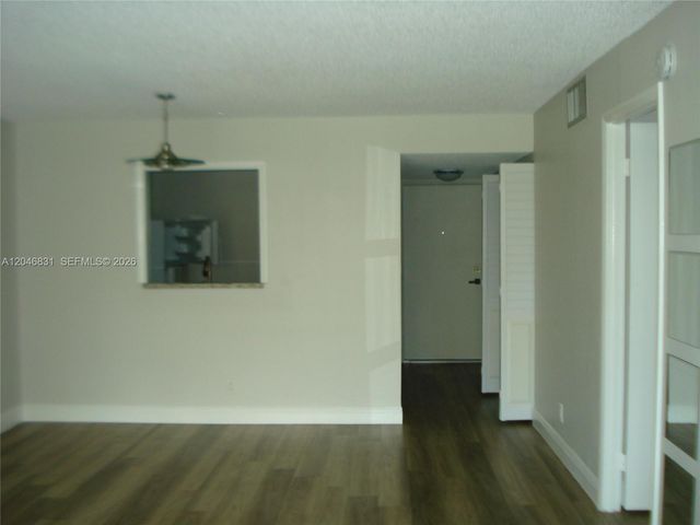 408 NW 68th Ave 209, Plantation, FL 33317