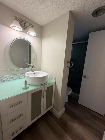 408 NW 68th Ave 209, Plantation, FL 33317