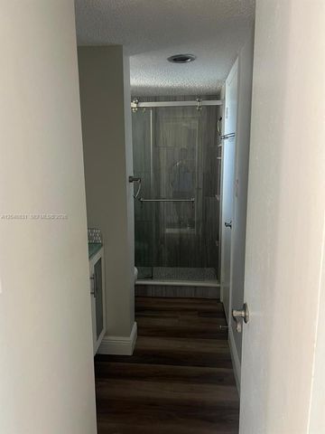 408 NW 68th Ave 209, Plantation, FL 33317