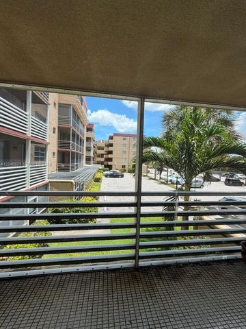 408 NW 68th Ave 209, Plantation, FL 33317