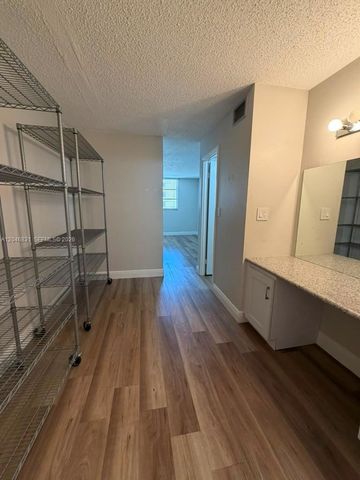 408 NW 68th Ave 209, Plantation, FL 33317