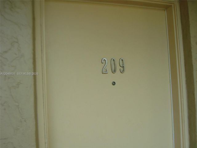 408 NW 68th Ave 209, Plantation, FL 33317