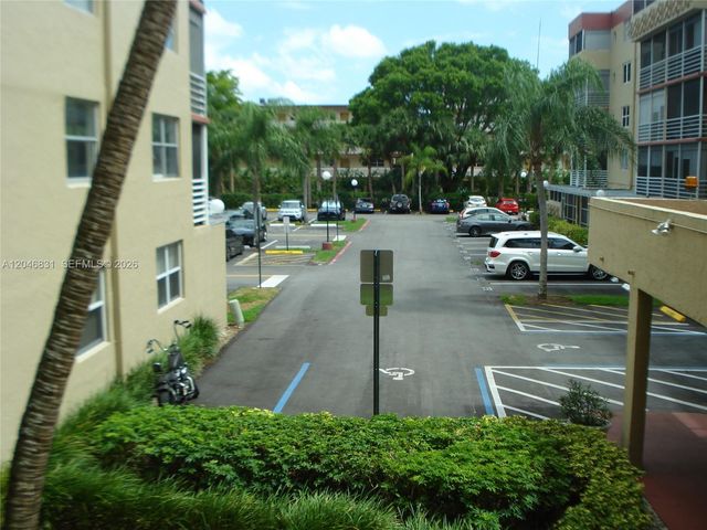 408 NW 68th Ave 209, Plantation, FL 33317