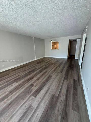 408 NW 68th Ave 209, Plantation, FL 33317