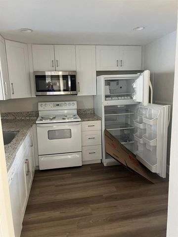 408 NW 68th Ave 209, Plantation, FL 33317