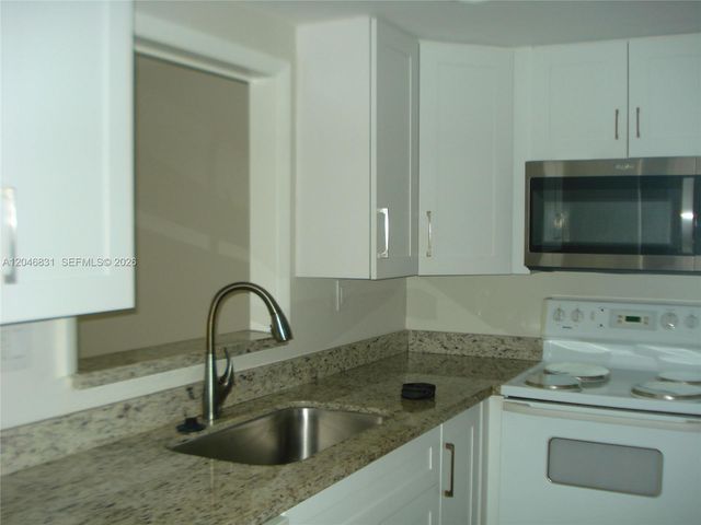 408 NW 68th Ave 209, Plantation, FL 33317