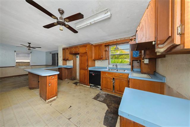 8858 67TH WAY N, Pinellas Park, FL 33782