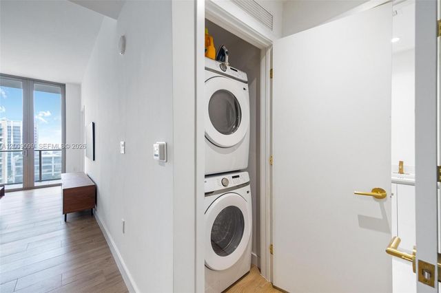 2678 Tigertail 1603, Miami, FL 33133