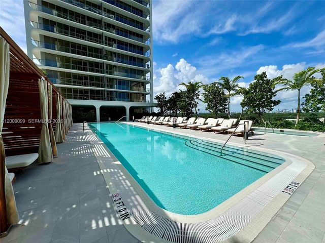 2678 Tigertail 1603, Miami, FL 33133