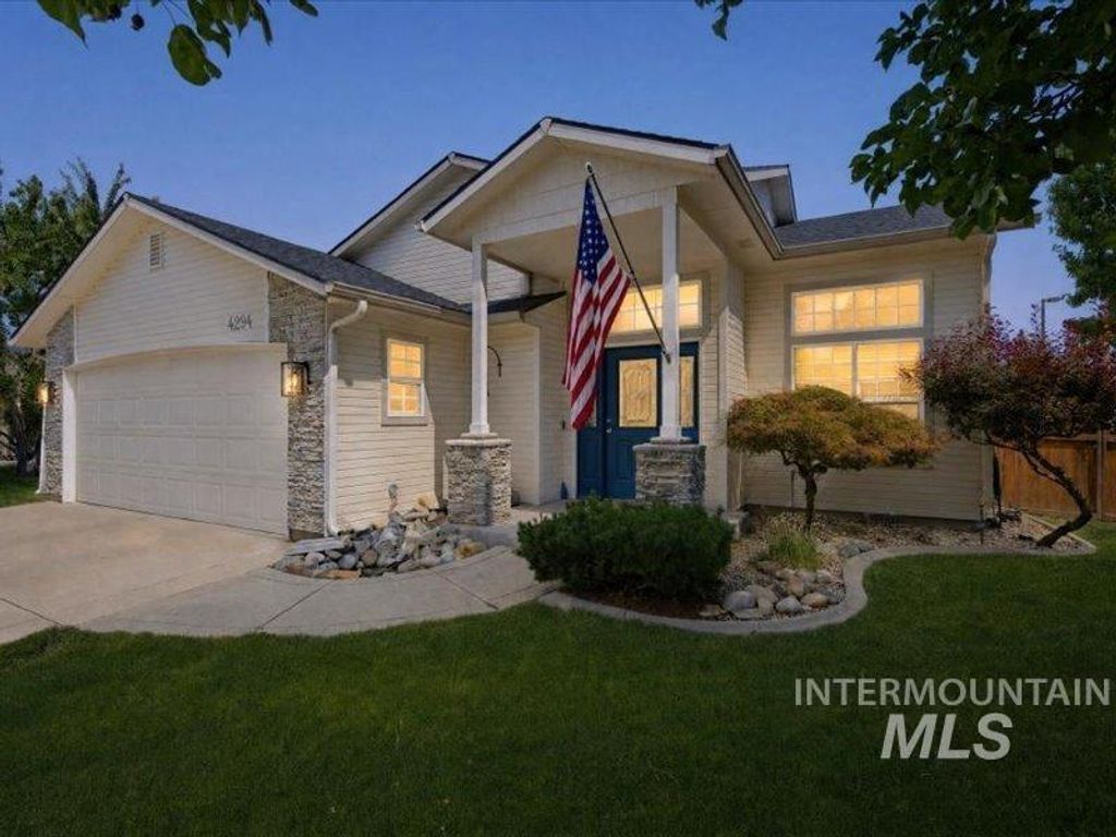 4294 E English Dr, Meridian, ID 83642 photo 2