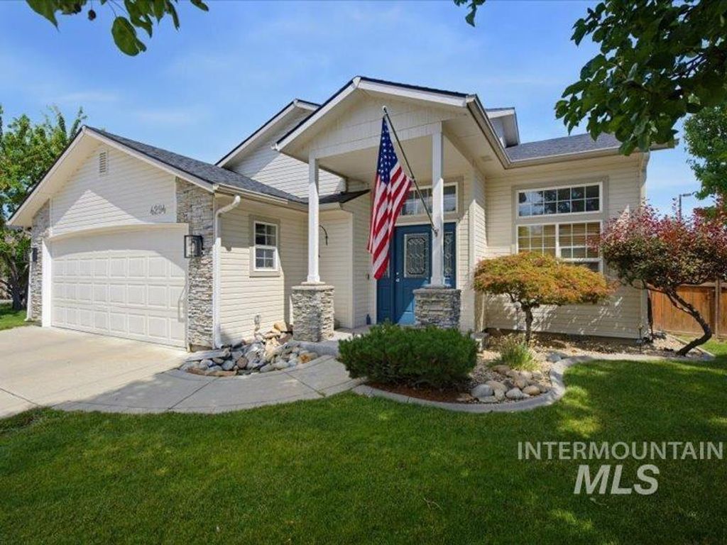 4294 E English Dr, Meridian, ID 83642 photo 4