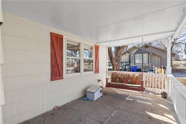 805 Rhodes Avenue, Grandview, MO 64030