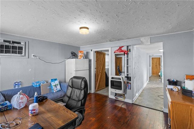 805 Rhodes Avenue, Grandview, MO 64030