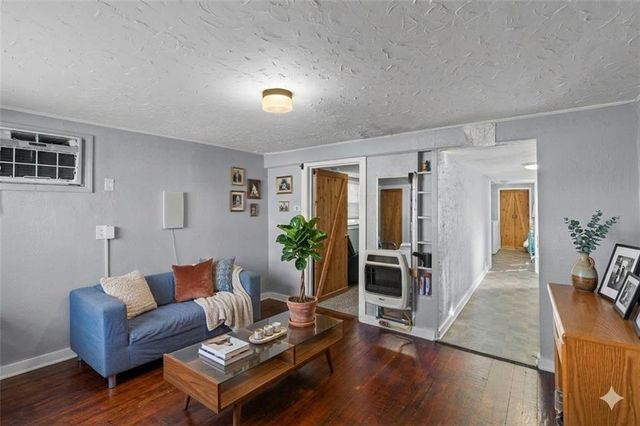 805 Rhodes Avenue, Grandview, MO 64030